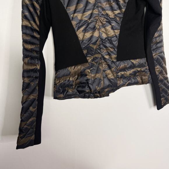 Blanc Noir Womens Small S Green Black Motion Panel Puffer Camo Print Thumbholes - Picture 8 of 16